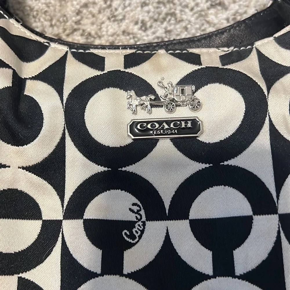 Coach Maggie Shoulder Bag - Picture 2 of 9